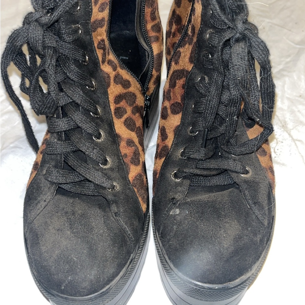 Leopard platforms - Picture 2 of 3